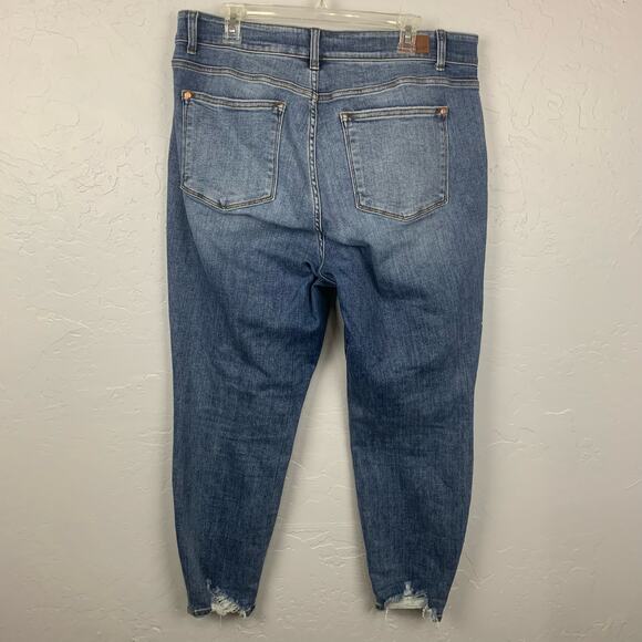Judy Blue Jeans Women's Size 18W  Blue Boyfriend Fit Distressed Medium Wash - Picture 2 of 10